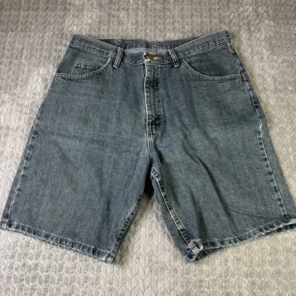 Wrangler Mens Denim Shorts Dark Wash Relaxed Fit Workwear Size 34 Causual - Picture 1 of 15